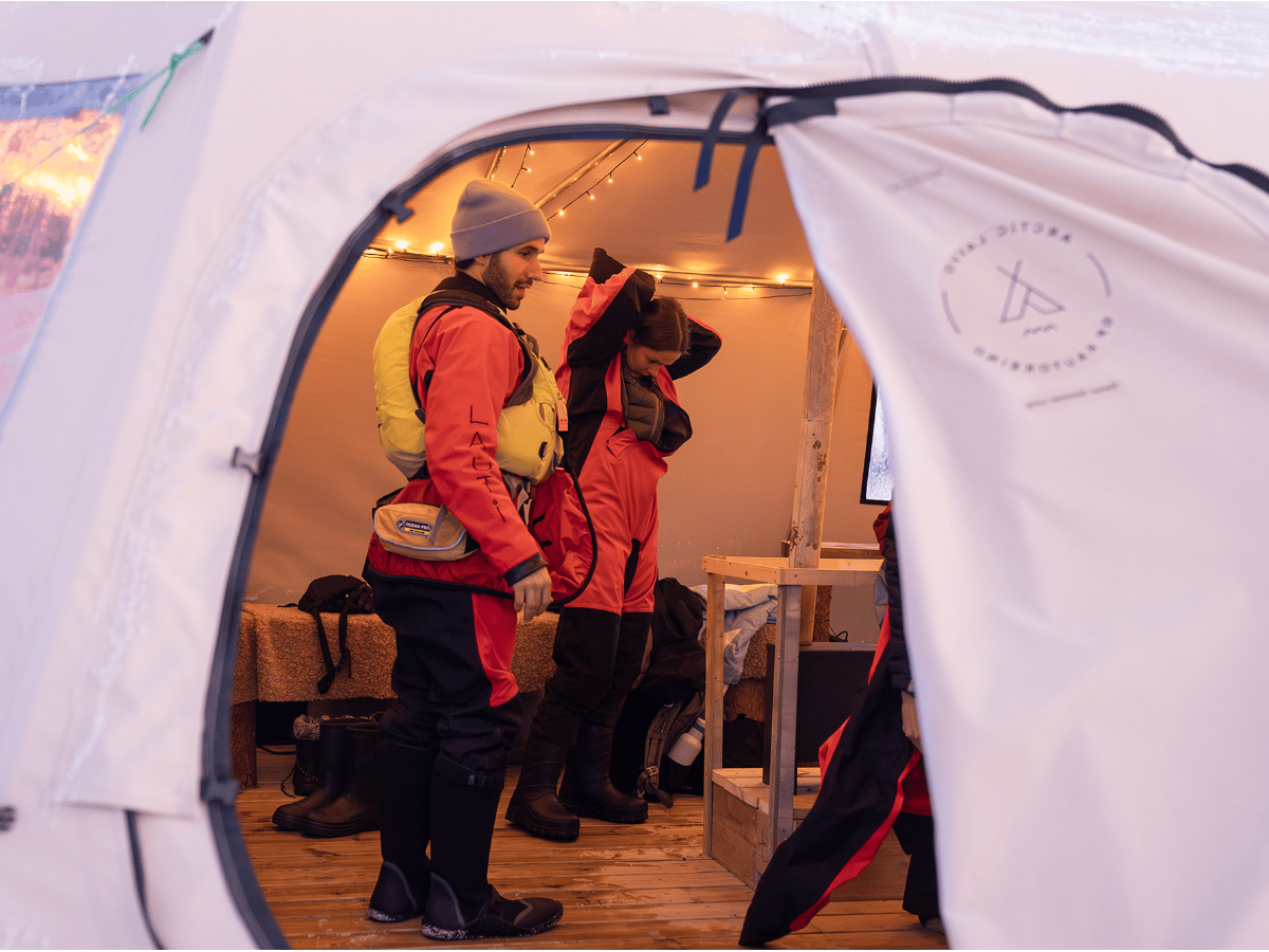 Guidet vinterkajakktur fra Sommarøy Arctic Hotel photo 3
