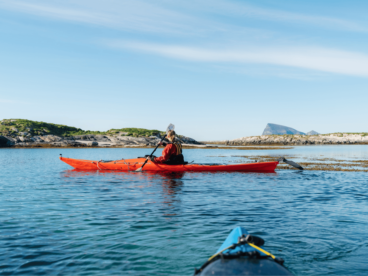 Guidet havkajakktur på ettermiddagen på Sommarøy, inkludert transport fra Tromsø photo 6